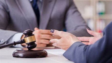 Civil Litigation Lawyer Salaries: Exploring the Financial Rewards of a Legal Career in Civil Litigation