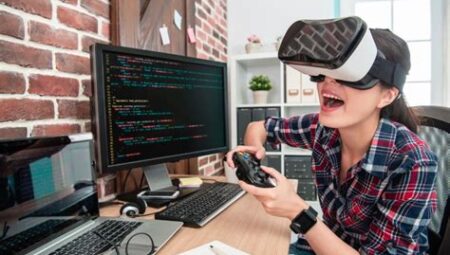 Creating Virtual Worlds: Becoming a Video Game Developer