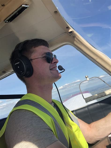 Navigating the Skies: Becoming a Commercial Pilot
