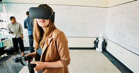 Creating Immersive Experiences: Virtual and Augmented Reality Programs in American Universities