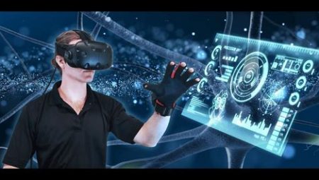 From Cyberspace to Reality: Virtual Reality Development Programs in American Universities